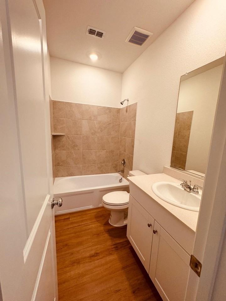 209 Ardsley Ln - Photo 5 of 18