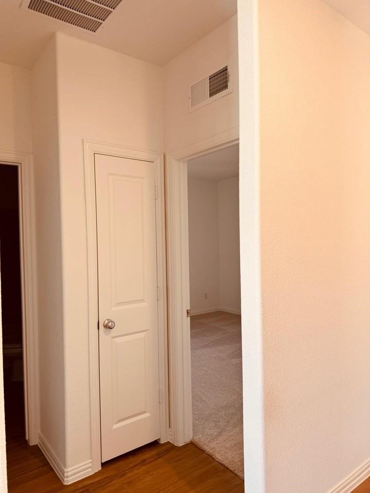 209 Ardsley Ln - Photo 6 of 18