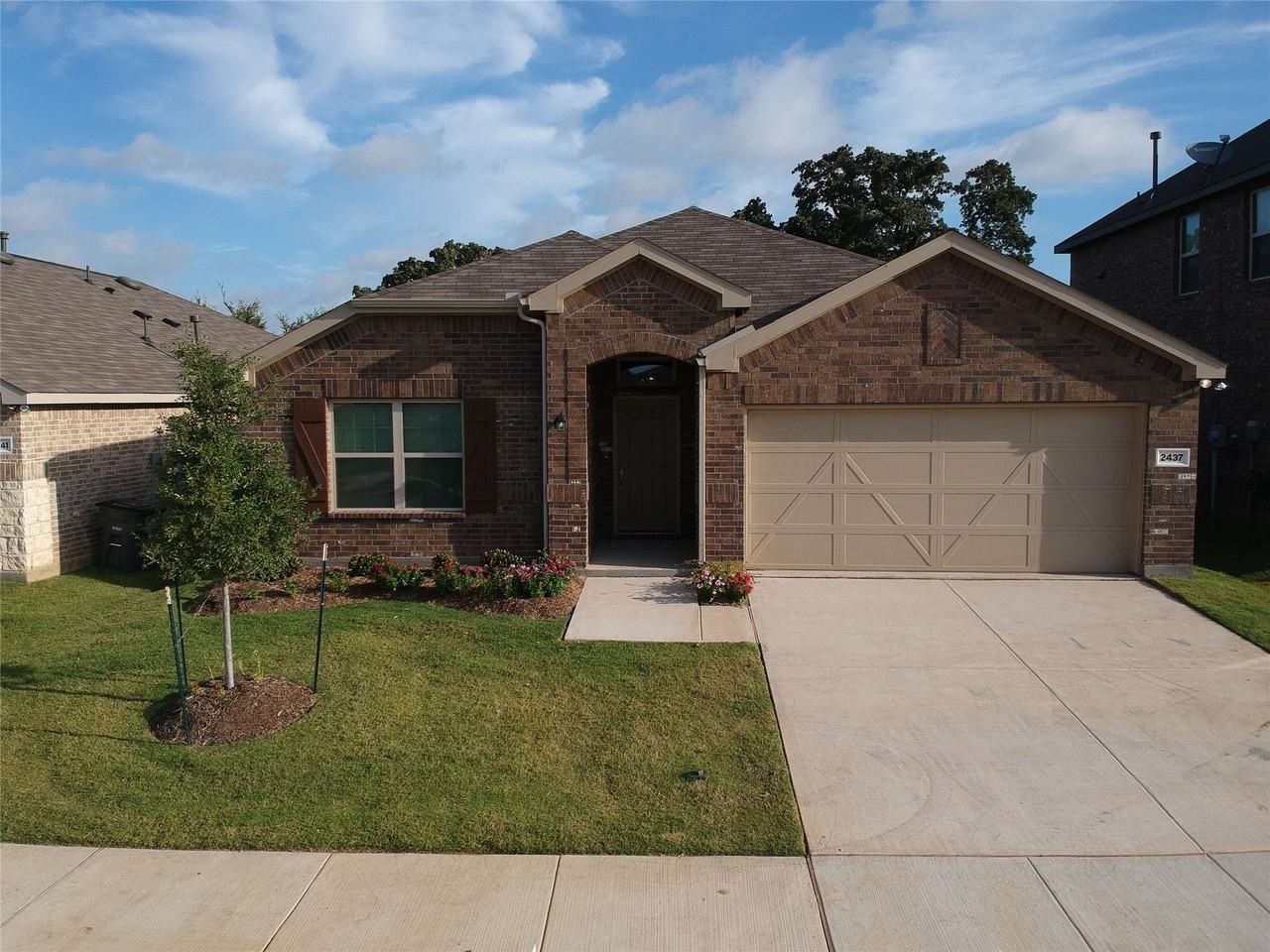 2437 Opaline Dr