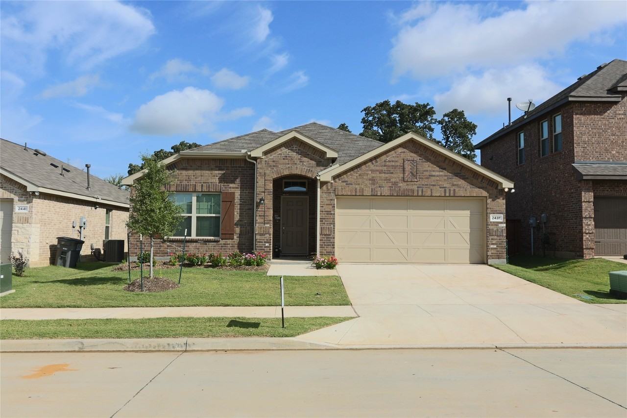2437 Opaline Dr - Photo 6 of 37