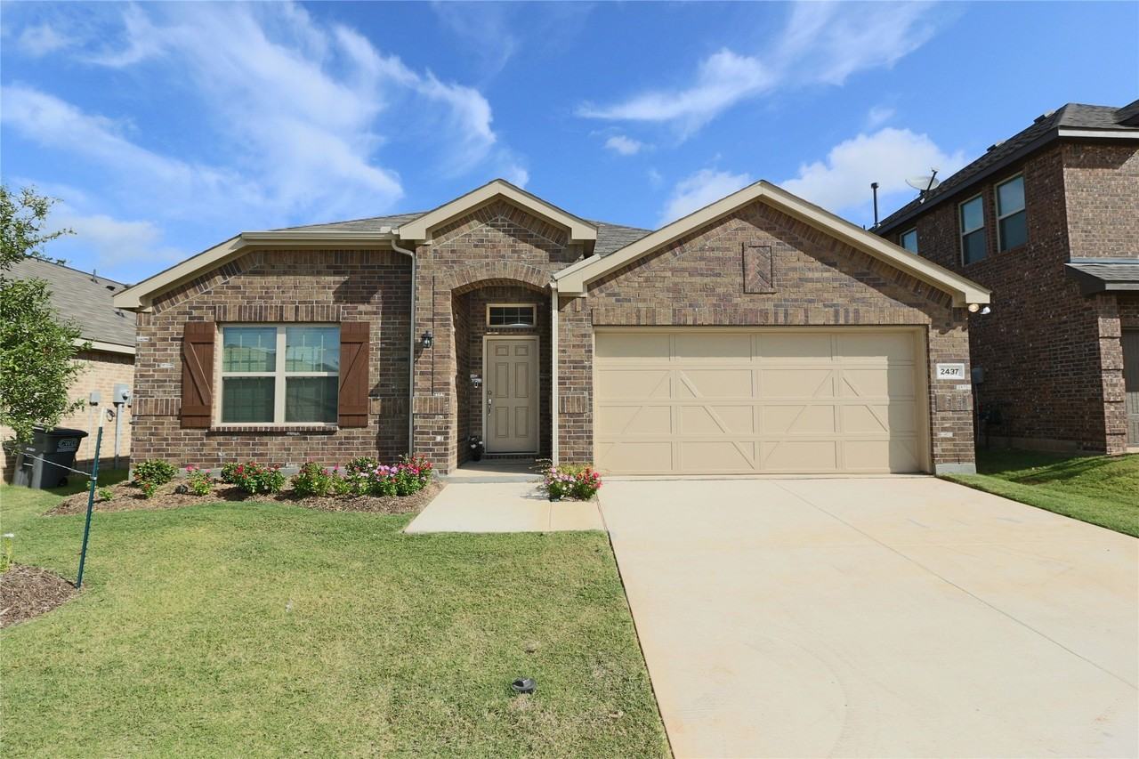 2437 Opaline Dr - Photo 7 of 37