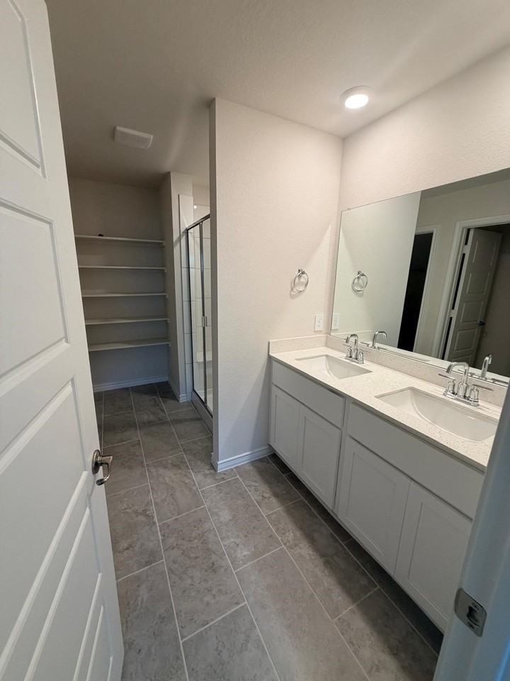 1307 Crookpost Dr - Photo 6 of 20