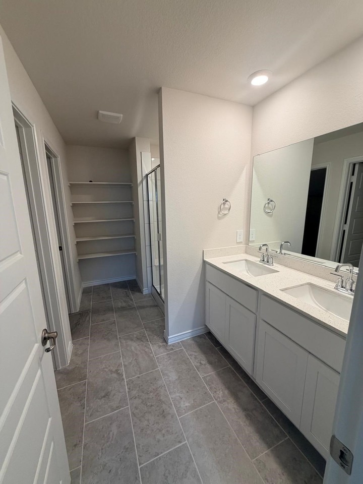 1307 Crookpost Dr - Photo 7 of 20