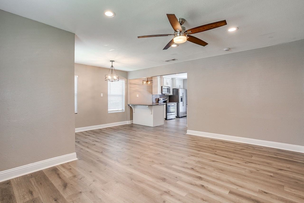 3221 Mccart Ave - Photo 4 of 20