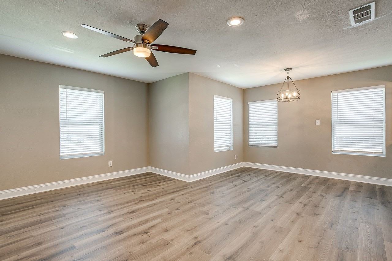 3221 Mccart Ave - Photo 5 of 20