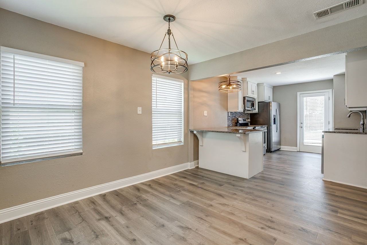 3221 Mccart Ave - Photo 6 of 20