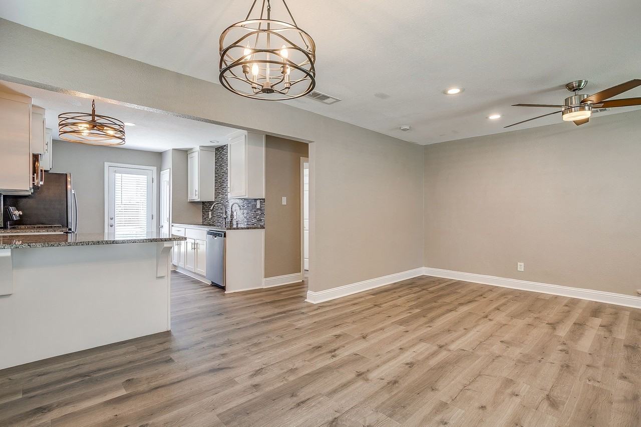 3221 Mccart Ave - Photo 7 of 20
