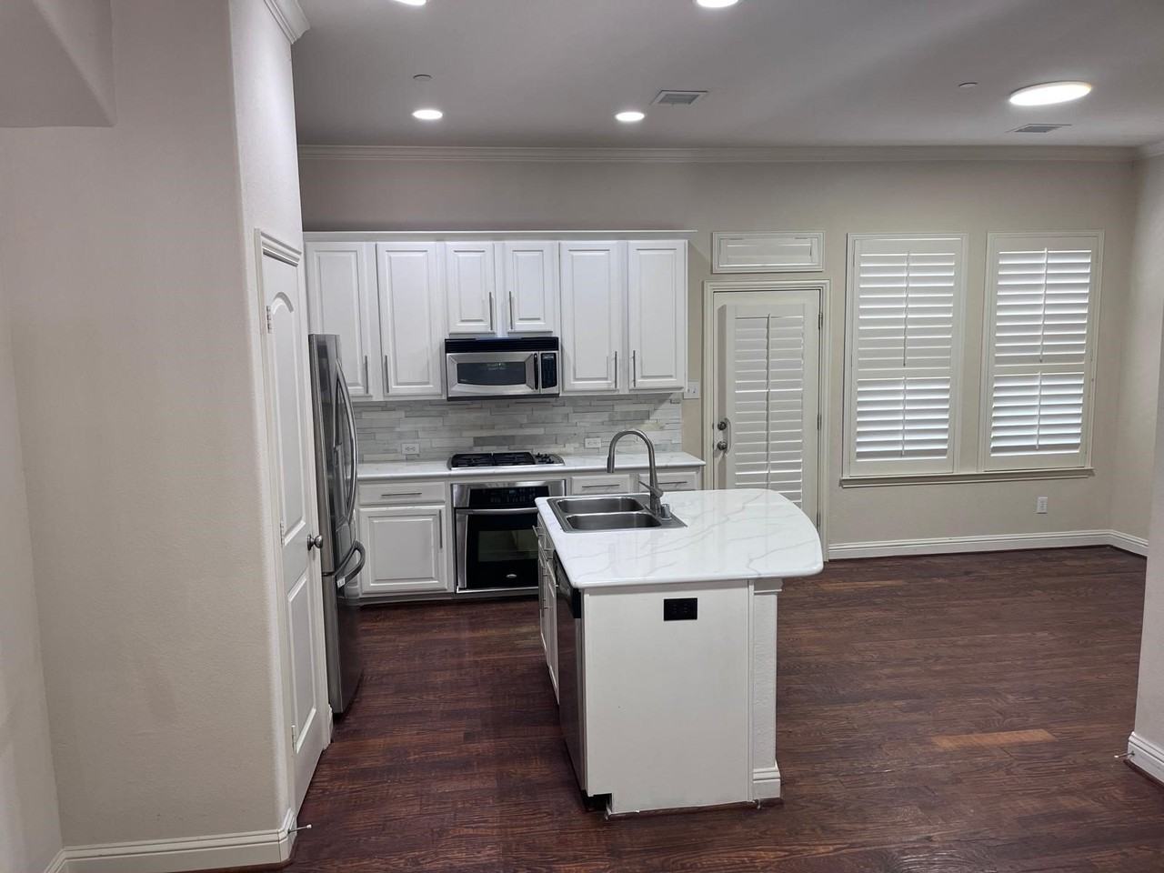 5717 Pantheon Ct - Photo 2 of 17