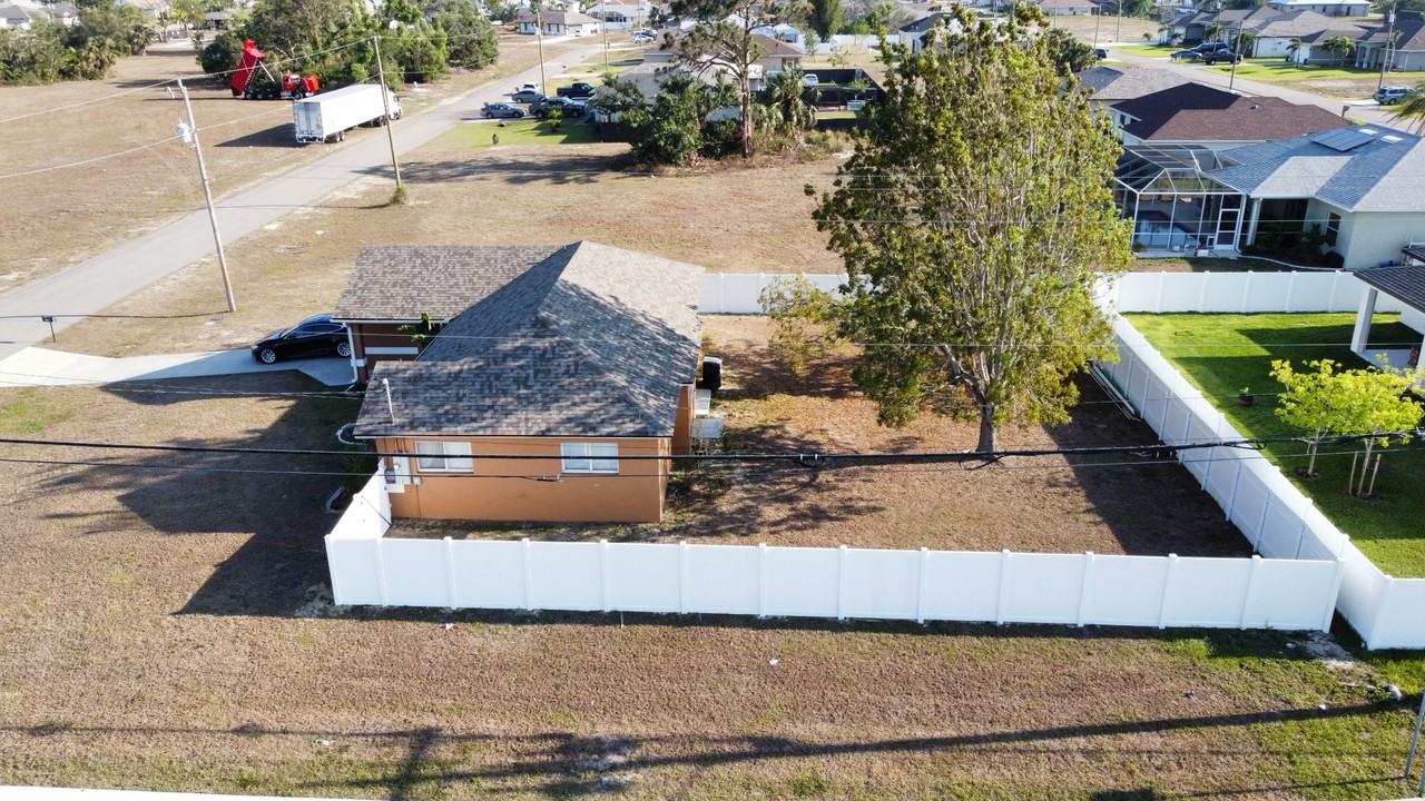 1602 Sw 16th Ct - Photo 5 of 42