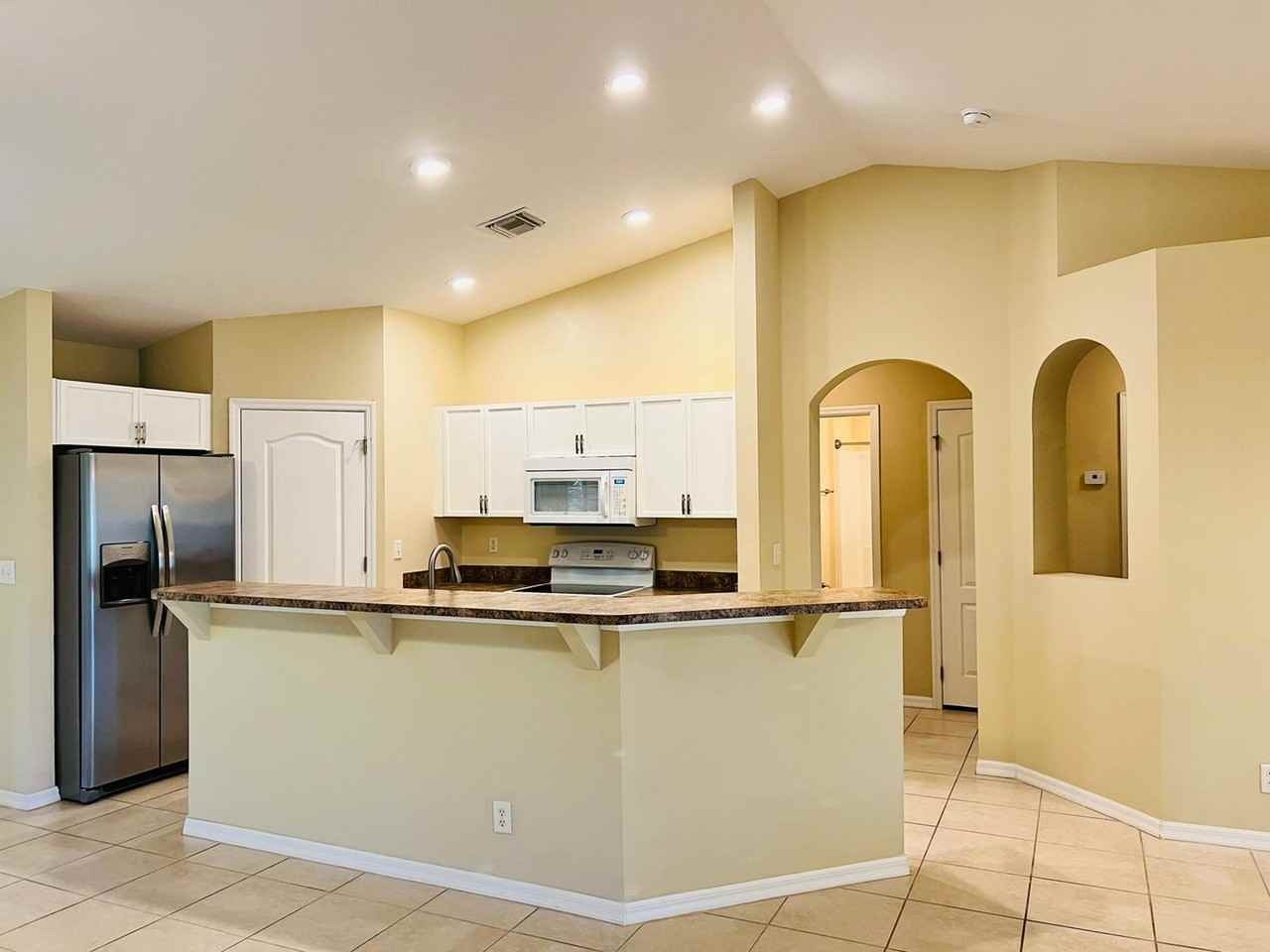 1214 Ne 19th Ct - Photo 3 of 25