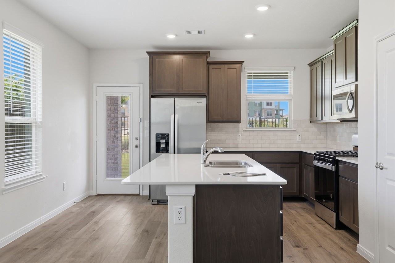 2232 Deya Dr - Photo 4 of 29
