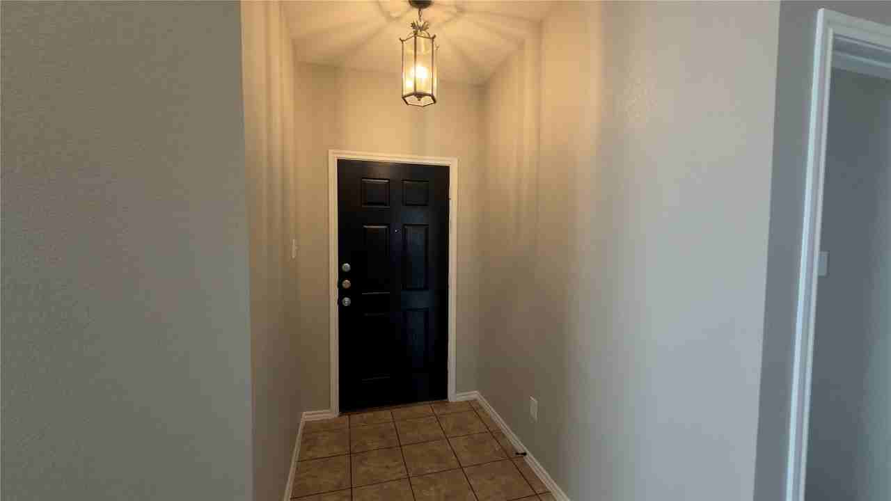 14005 Silkwood Dr - Photo 3 of 18