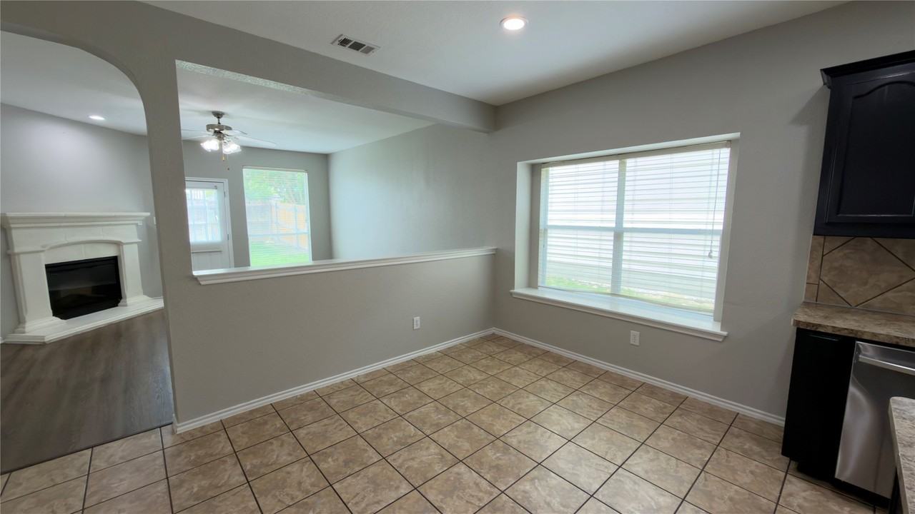 14005 Silkwood Dr - Photo 7 of 18
