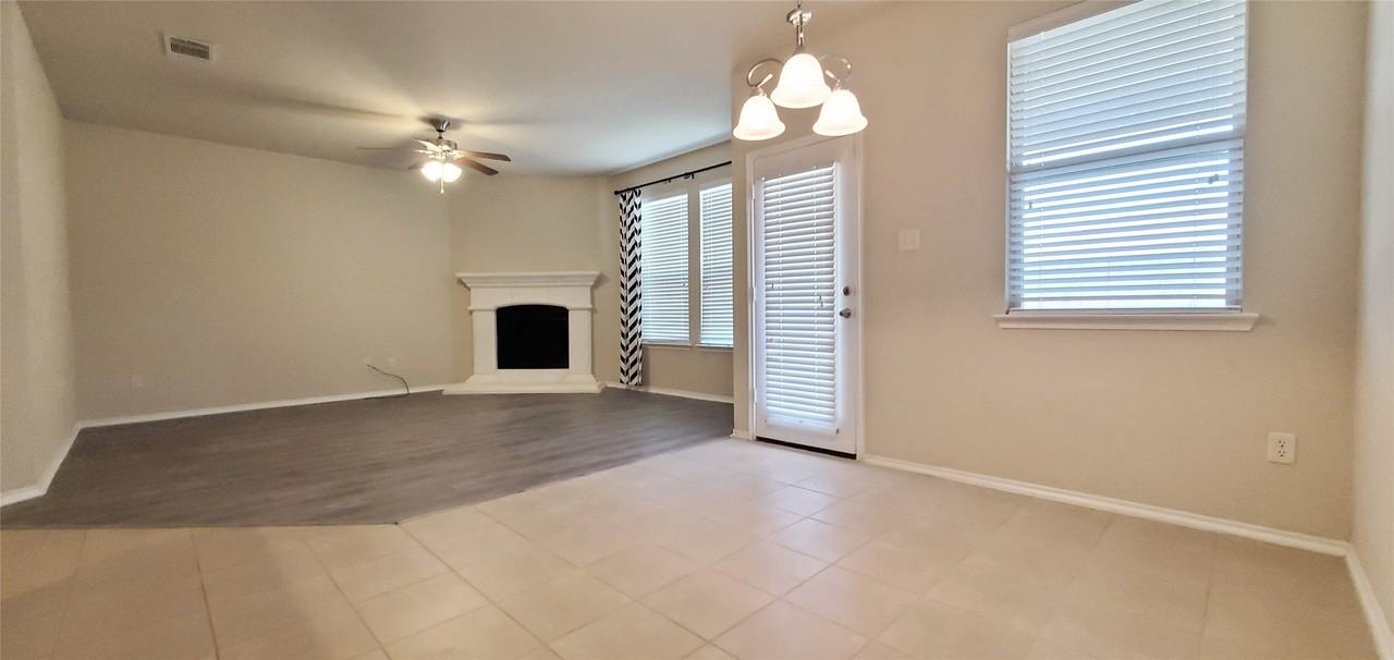 133 Oriole Dr - Photo 3 of 19
