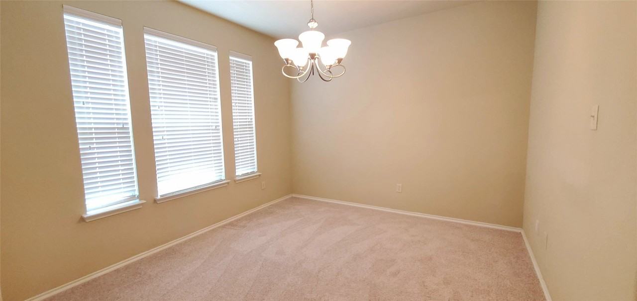 133 Oriole Dr - Photo 7 of 19