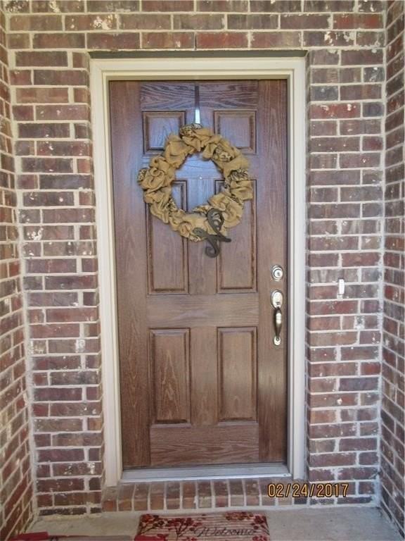 1110 Lubbock Ln - Photo 2 of 36