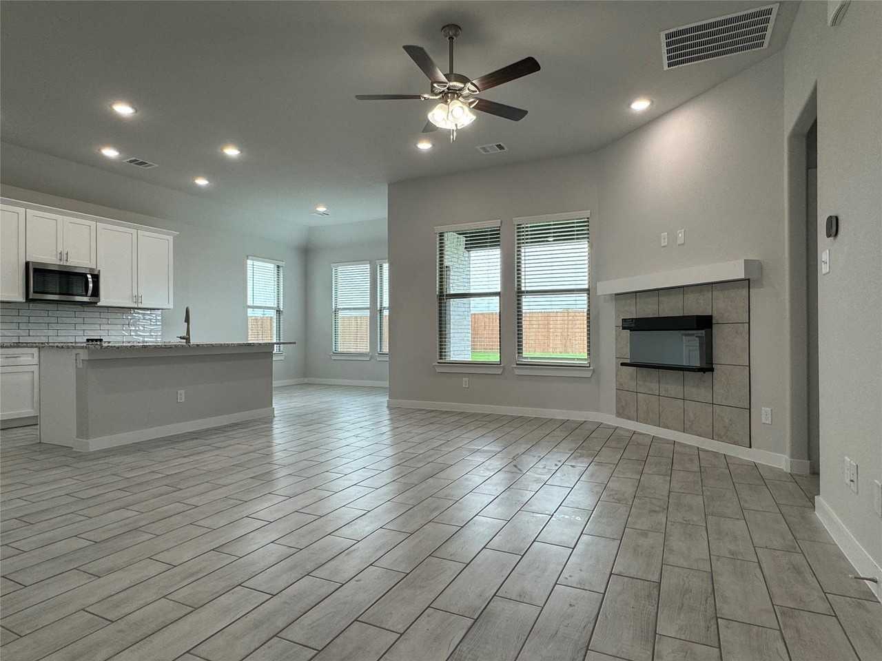 831 Rosebud Trl - Photo 6 of 27