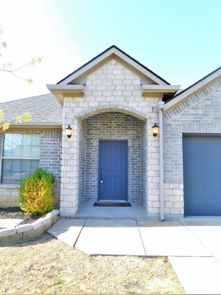 60 Kramer Ln - Photo 3 of 30