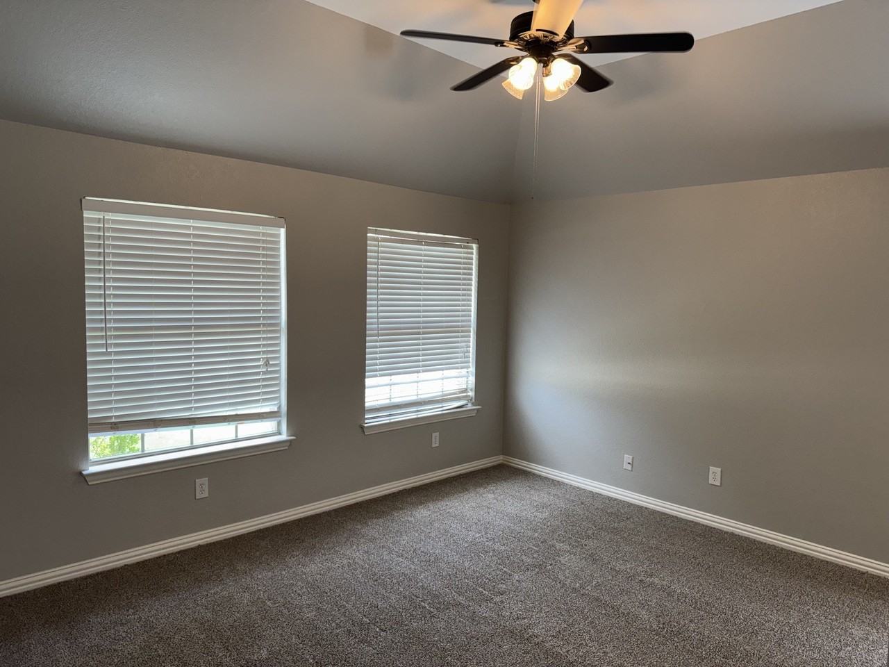 60 Kramer Ln - Photo 5 of 30