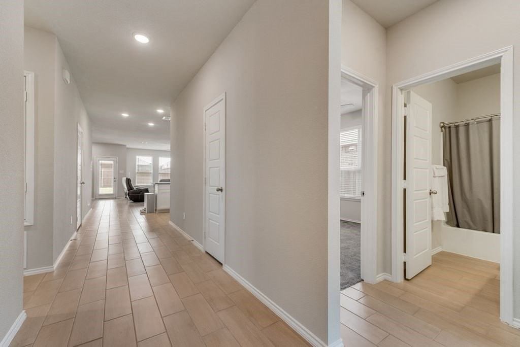 3403 Western Trl - Photo 3 of 39