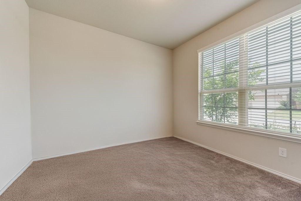 3403 Western Trl - Photo 4 of 39