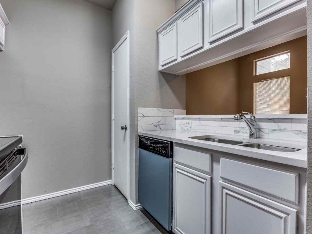 3935 Pickett Pl - Photo 6 of 12