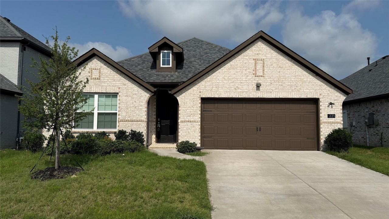221 Santa Lucia Dr - Photo 2 of 22