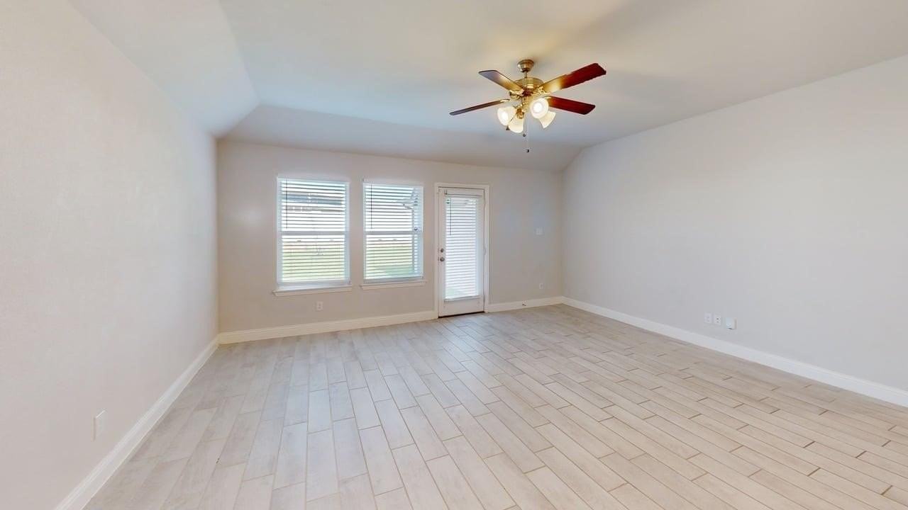221 Santa Lucia Dr - Photo 4 of 22