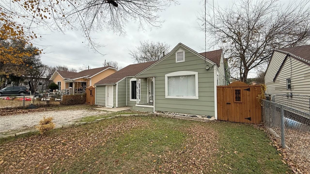 2246 Anson Rd - Photo 3 of 20