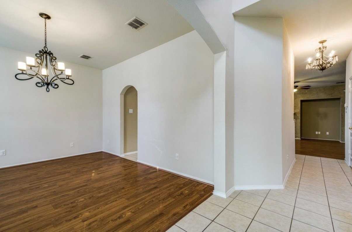516 Hawken Dr - Photo 3 of 25