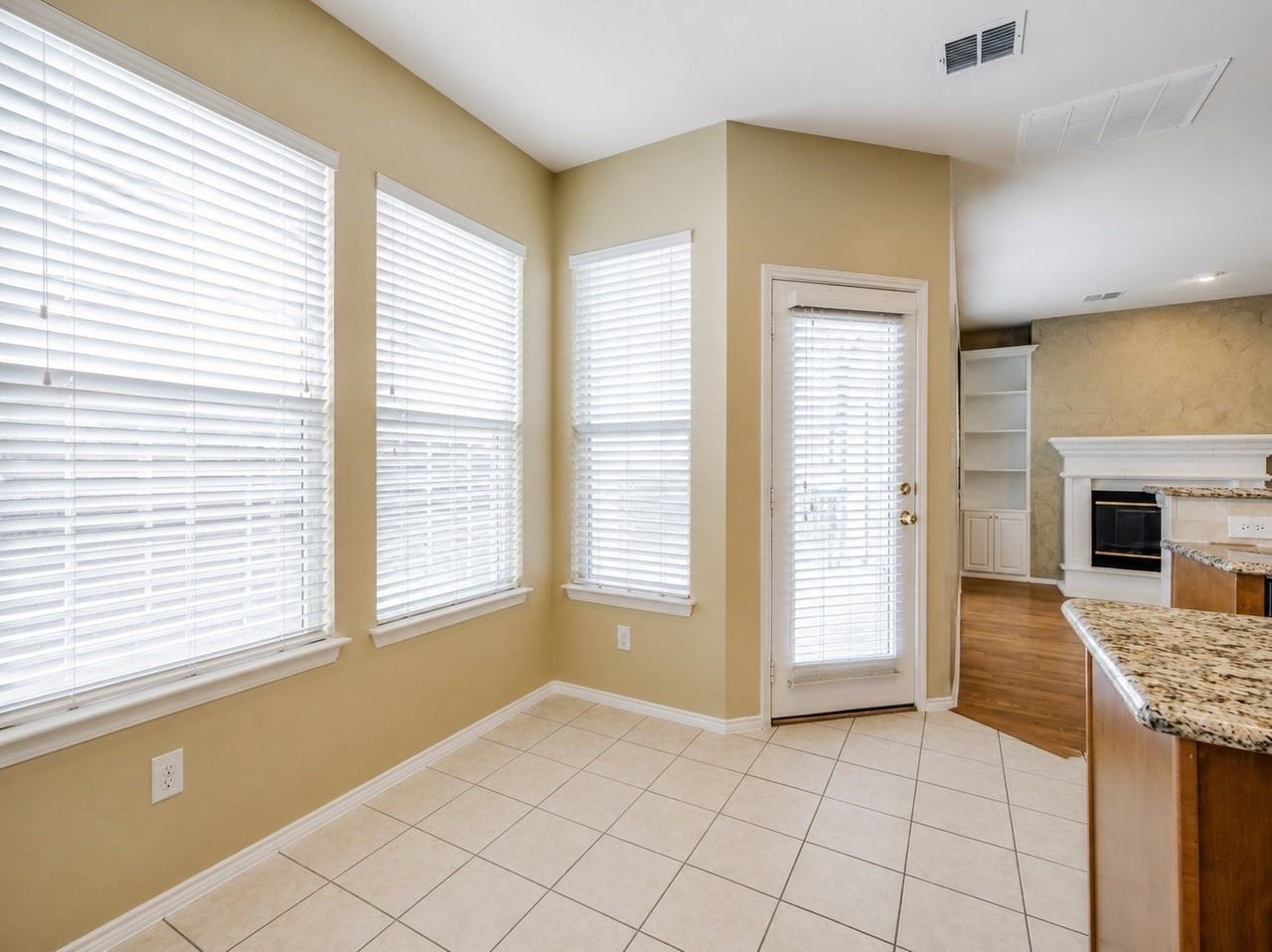 516 Hawken Dr - Photo 6 of 25