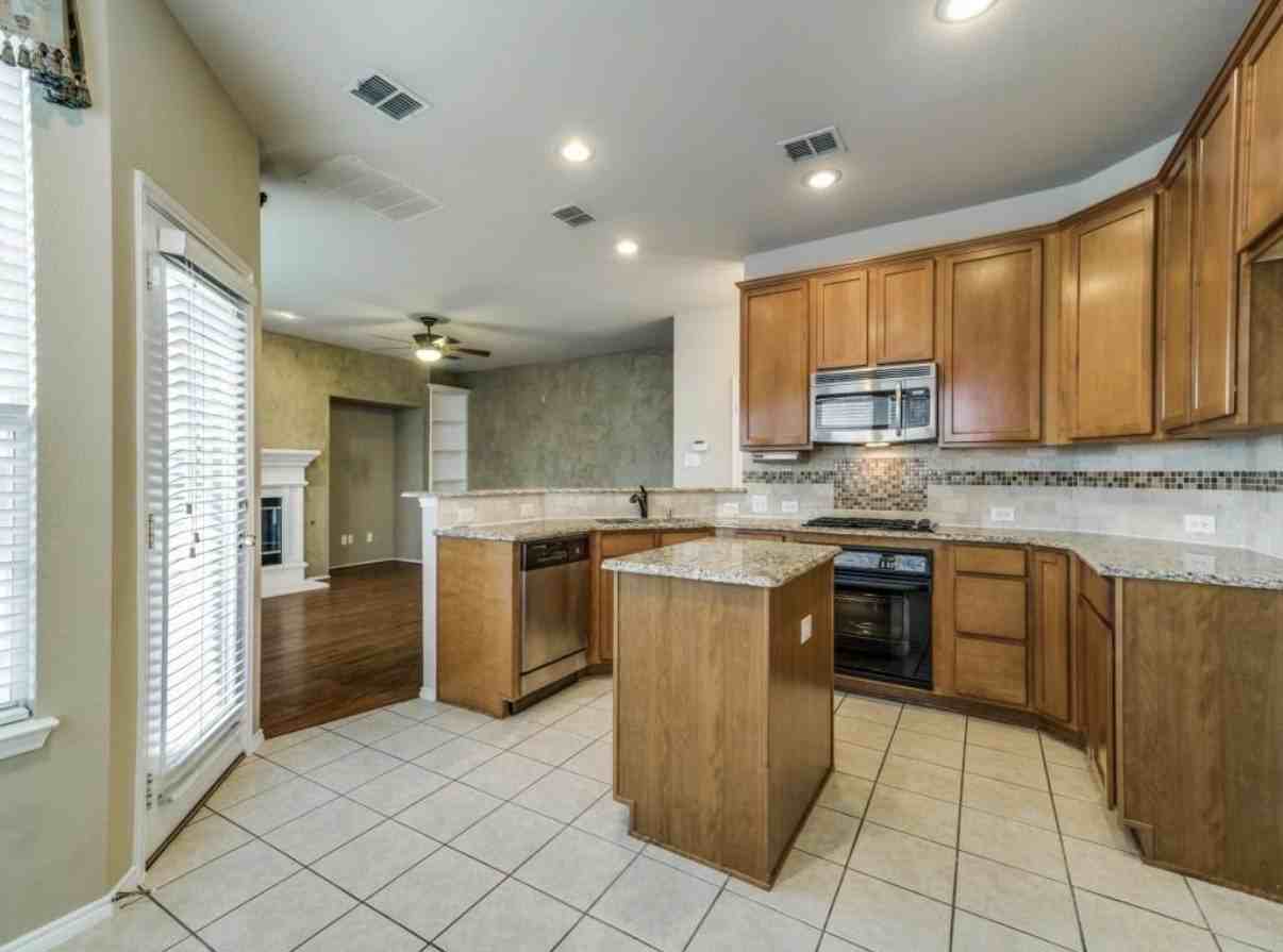 516 Hawken Dr - Photo 7 of 25