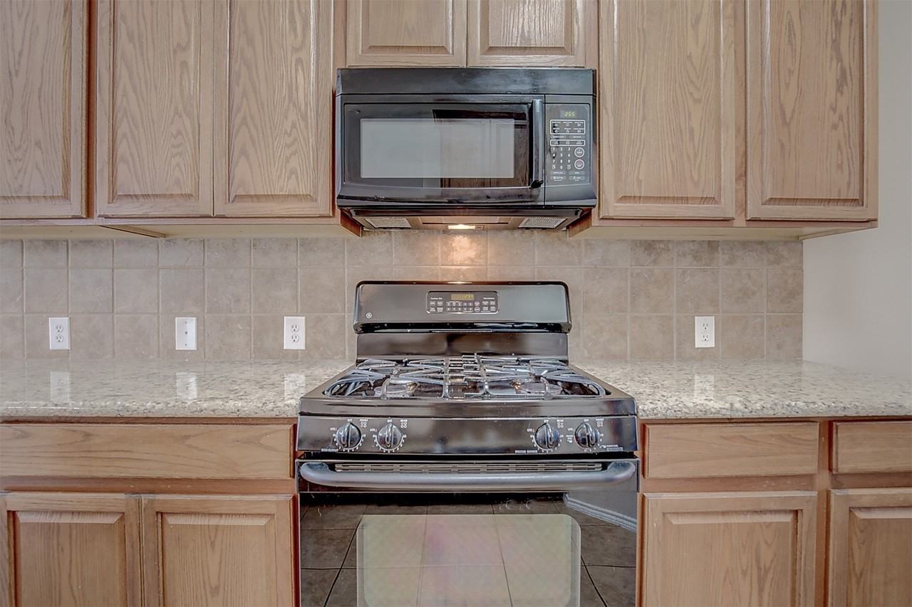 2609 Monroe Dr - Photo 6 of 36