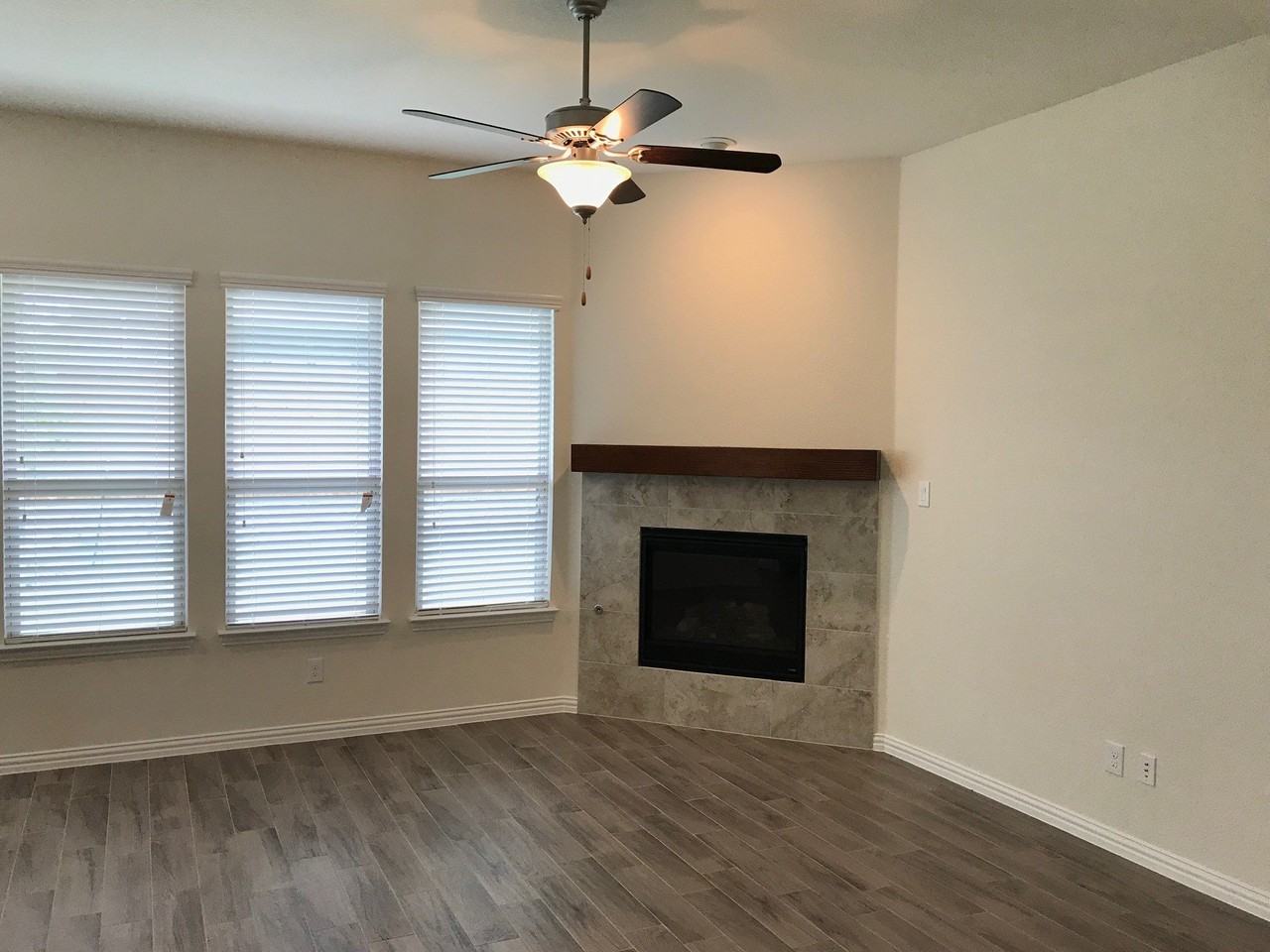 4532 Frost Ave - Photo 3 of 16