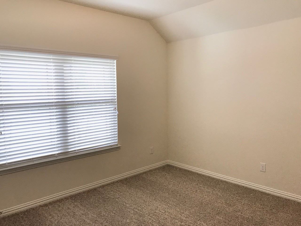 4532 Frost Ave - Photo 7 of 16