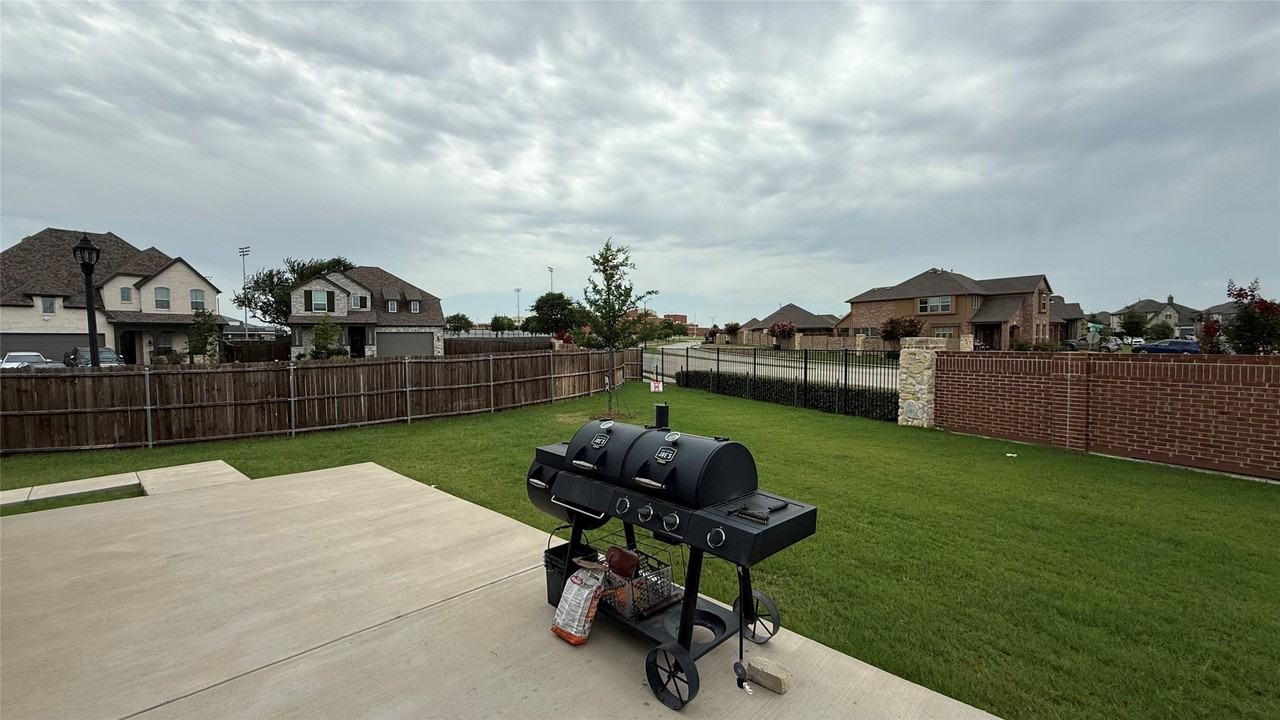 1016 Highberry Dr - Photo 2 of 21