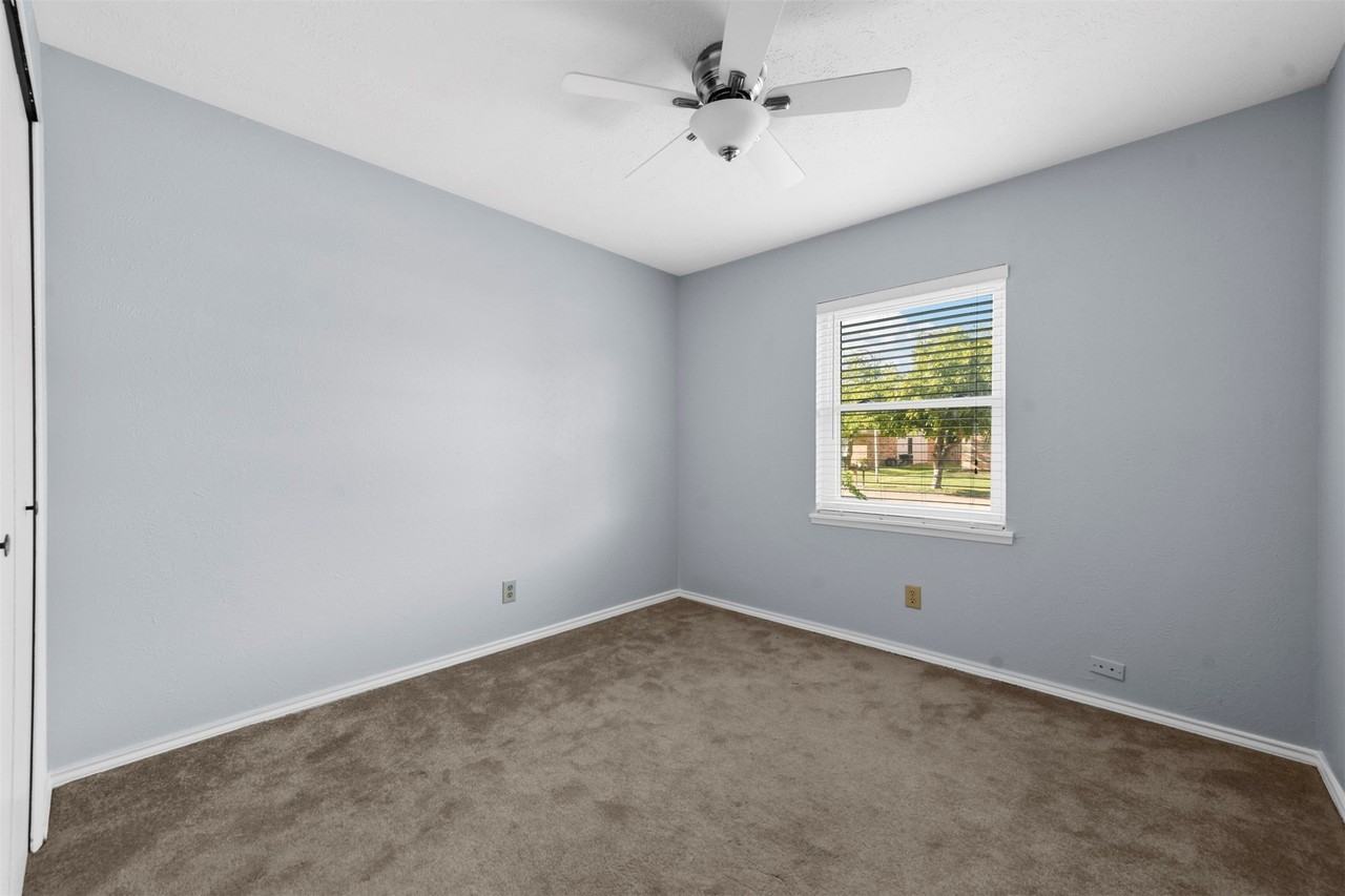 1305 Clark Trl - Photo 7 of 17