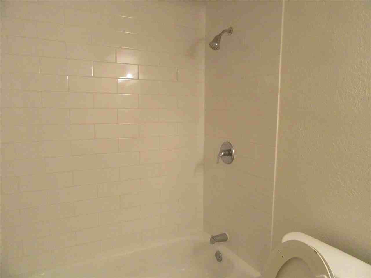 1428 Camelia Dr - Photo 5 of 7