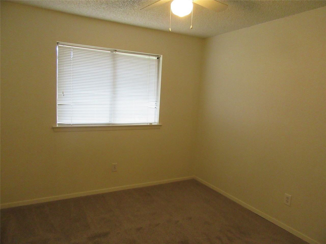1428 Camelia Dr - Photo 6 of 7