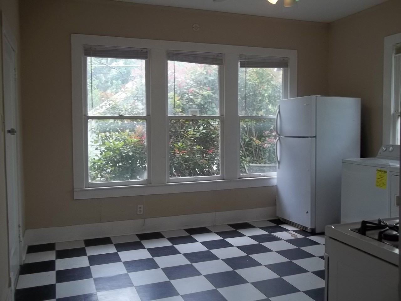 218 N Windomere Ave #B - Photo 7 of 9