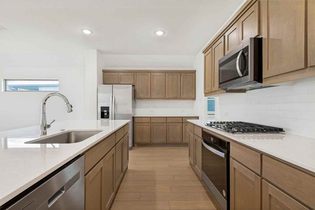 1806 Balfour Bnd - Photo 4 of 12