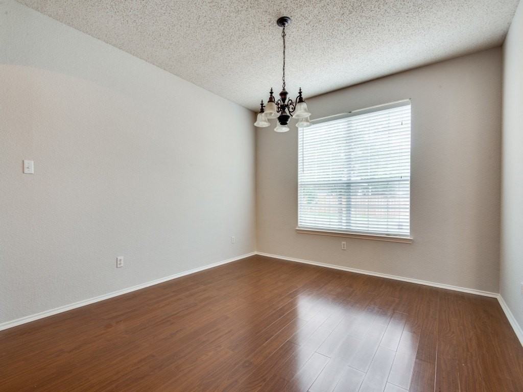 3548 Brewster Dr - Photo 3 of 25