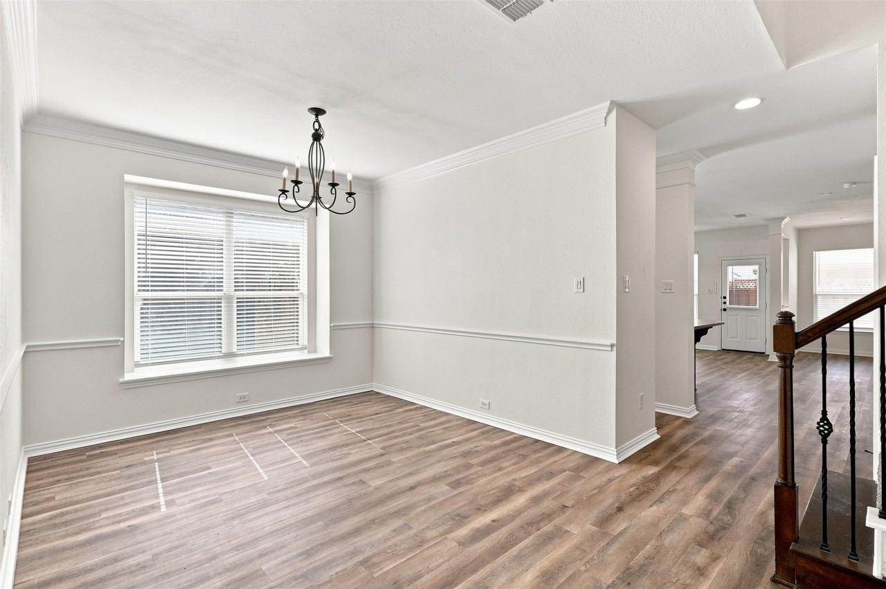 3403 Oakleigh Ln - Photo 5 of 38