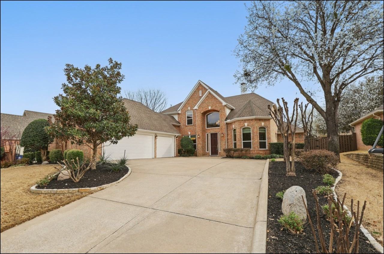 727 Ashleigh Ln - Photo 2 of 40