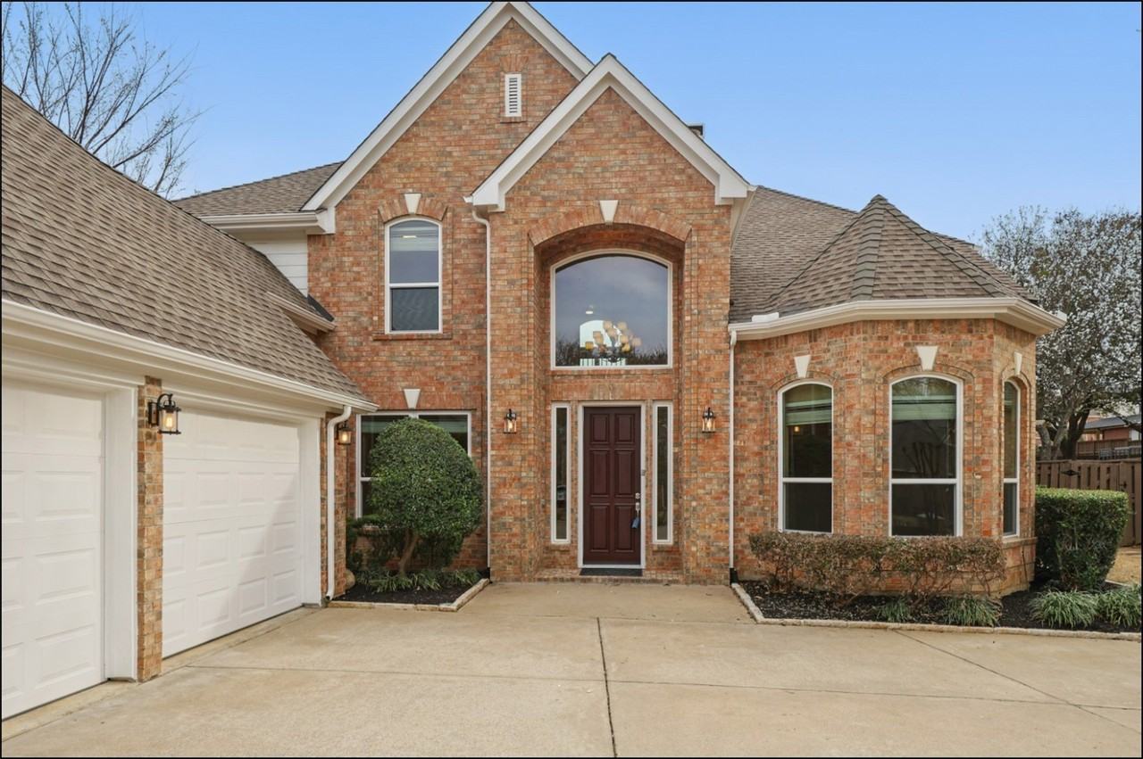 727 Ashleigh Ln - Photo 3 of 40