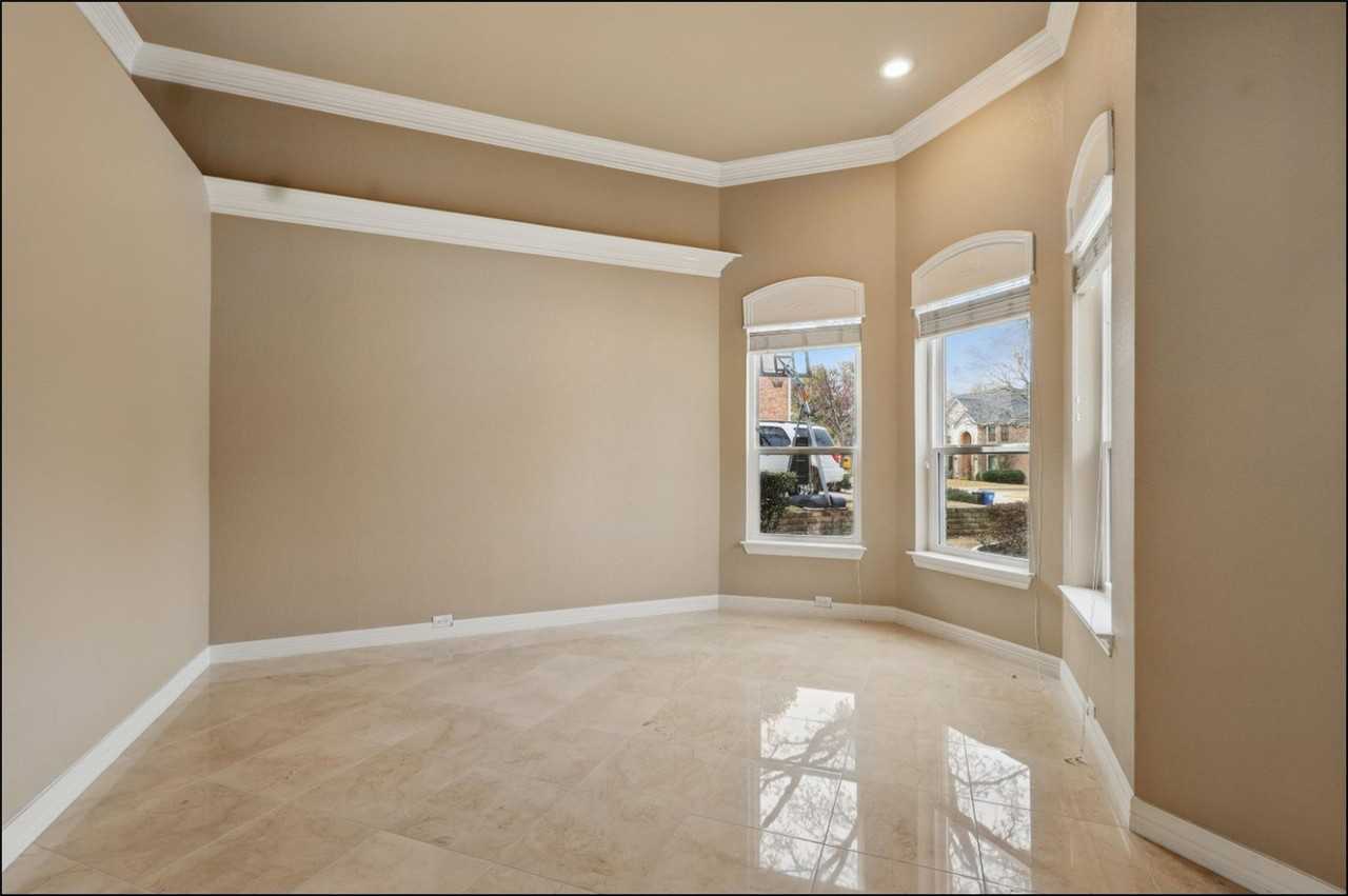 727 Ashleigh Ln - Photo 6 of 40