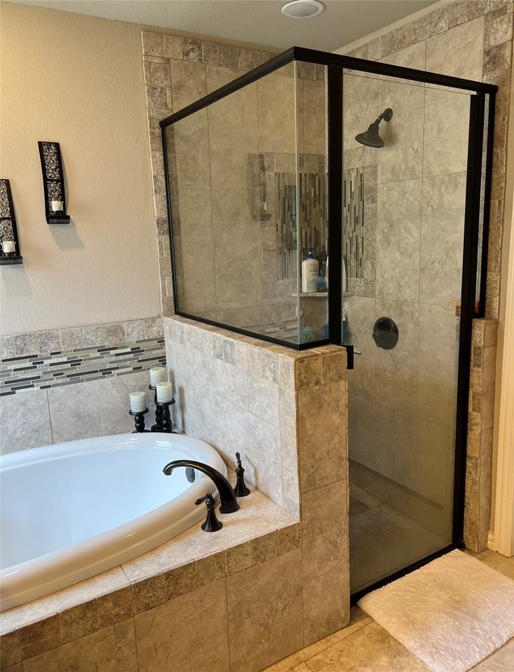 1410 Lauren Ln - Photo 6 of 8