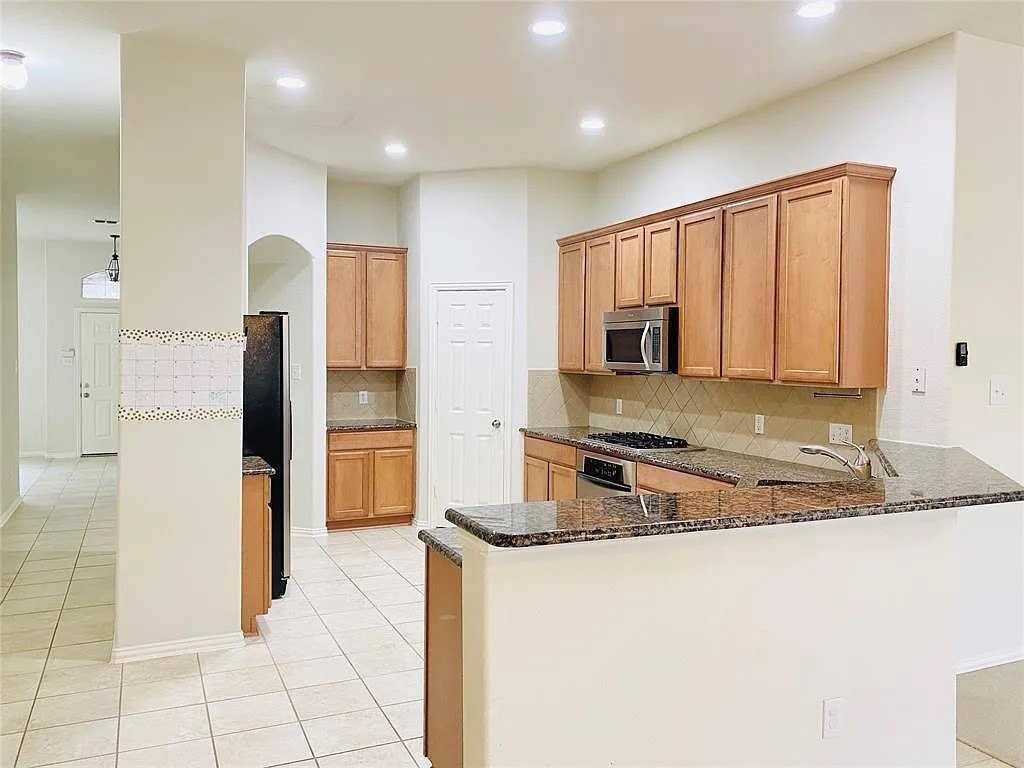 3416 Woodheights Ct - Photo 7 of 24