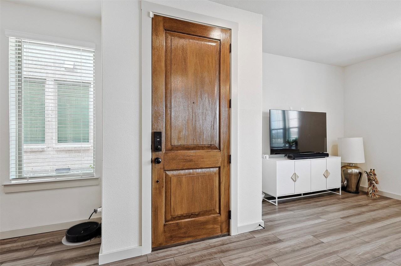 213 Mcconathy Way - Photo 2 of 20