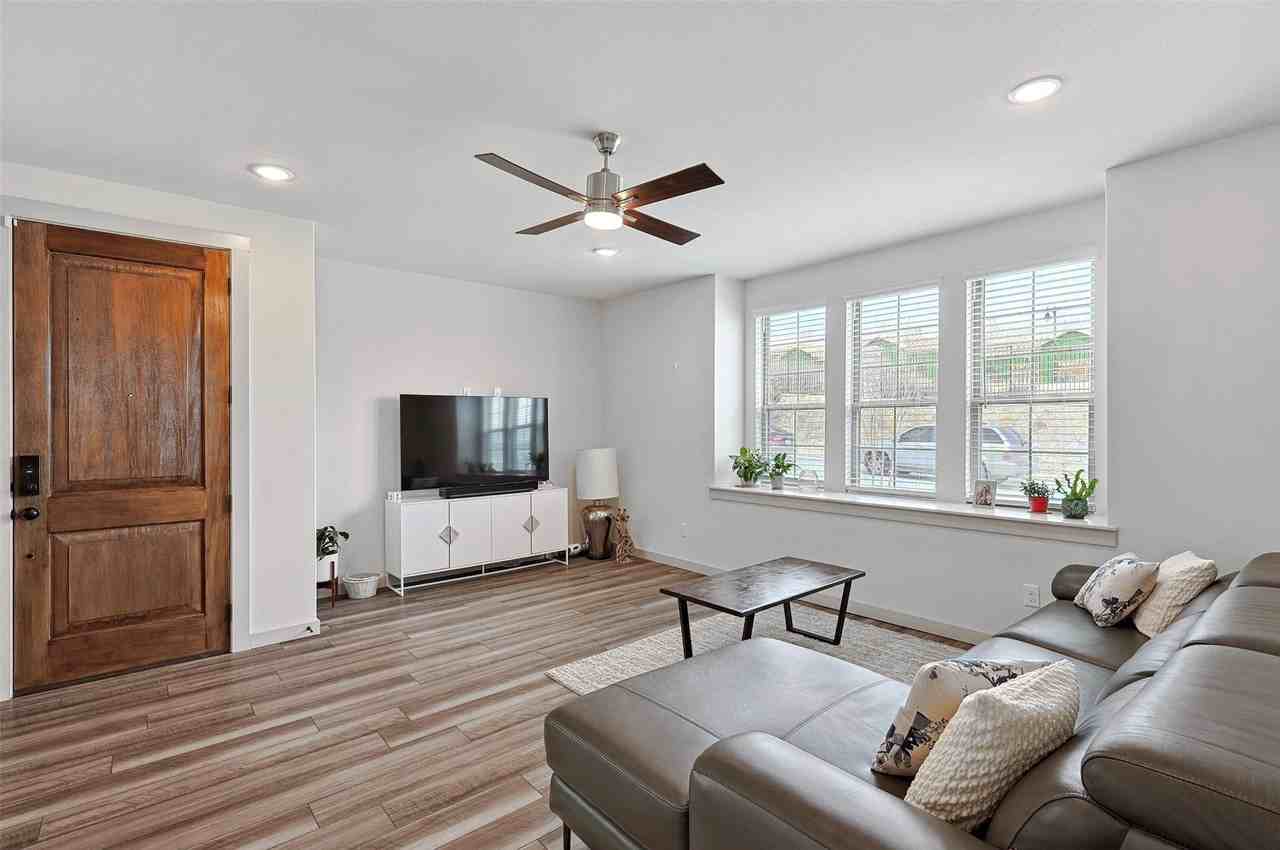 213 Mcconathy Way - Photo 4 of 20